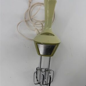 Vintage Presto Electric Hand Mixer 1960s Avacado Green Model LN01-A ~tested